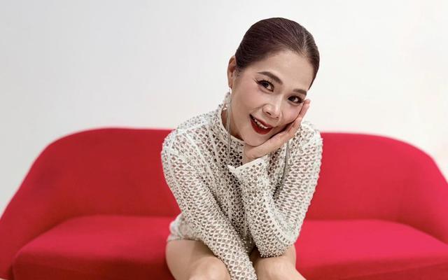 Cuộc sống ở tuổi 54 của nữ ca sĩ từng vắng bóng showbiz 10 năm - Ảnh 3.
