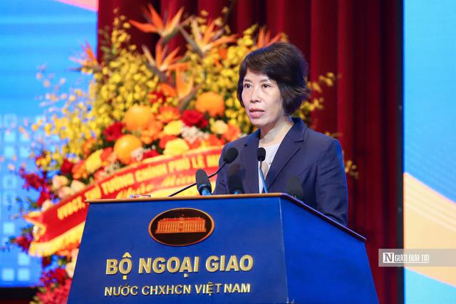 "Ngoại giao kinh tế kh&ocirc;ng n&ecirc;n chỉ đo bằng c&aacute;c cuộc tiếp x&uacute;c, m&agrave; phải đo bằng quy m&ocirc; ngoại tệ" - Ảnh 1.
