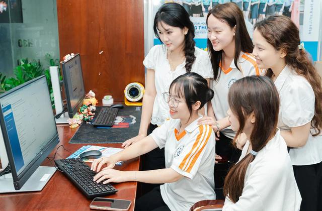 Trường đại học đầu tiên nêu dự kiến điểm chuẩn sau lần đầu lọc ảo - Ảnh 1.