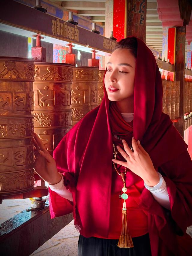 Cuộc sống vi&ecirc;n m&atilde;n của Hoa hậu Jennifer Phạm ở tuổi 41- Ảnh 1.