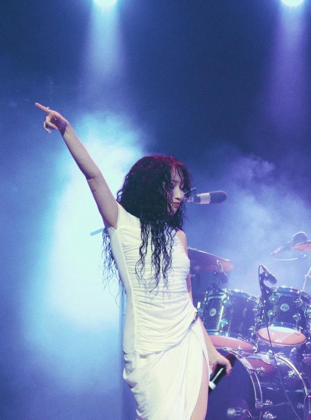 Ái nữ nhà Mỹ Linh có tour concert cá nhân đầu tiên ở Mỹ mang tên "phases of the moon" - Ảnh 3.