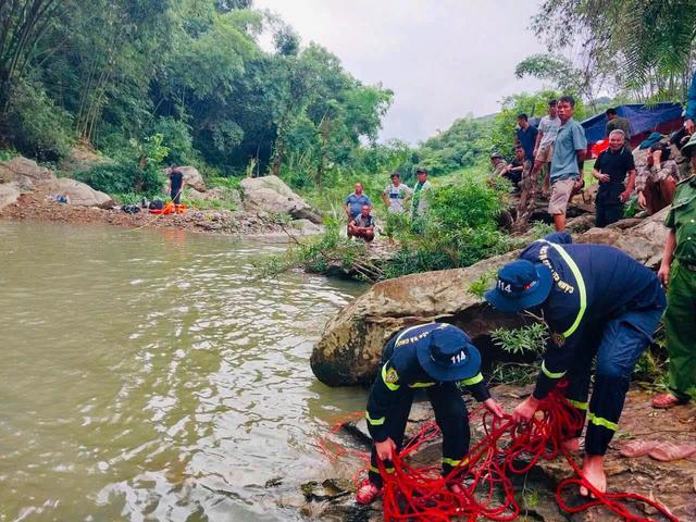 Mưa lớn kéo dài, núi ở Thanh Hóa nứt toác phải di dời dân khẩn cấp- Ảnh 7.