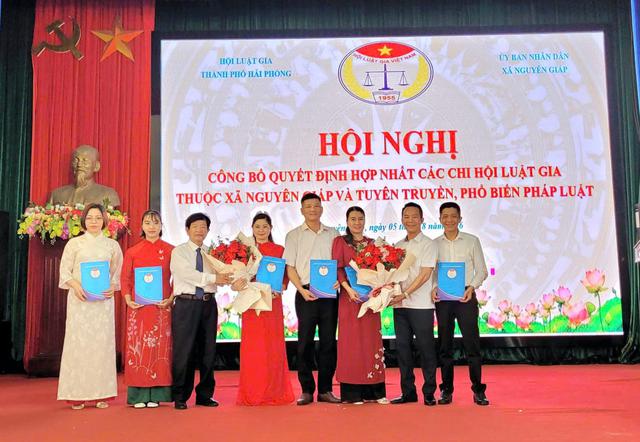 Hải Phòng: Chi hội Luật gia xã Nguyên Giáp hợp nhất, bắt tay ngay vào công tác tuyên truyền pháp luật - Ảnh 1.