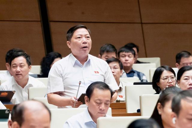 ĐBQH đề nghị l&agrave;m r&otilde; cơ chế kiểm so&aacute;t 3 lớp với xuất bản phẩm c&oacute; nội dung đặc th&ugrave;- Ảnh 2.