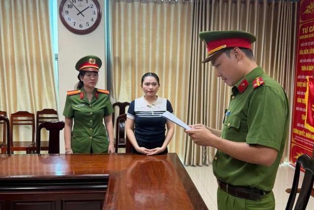 B&aacute;n quần &aacute;o giả thương hiệu lớn, chủ shop Ti Ti-Sy bị khởi tố- Ảnh 1.