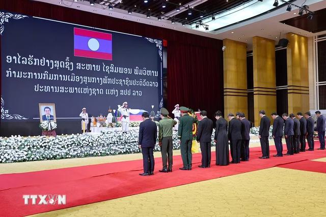 Chủ tịch Quốc hội Trần Thanh Mẫn viếng Chủ tịch Quốc hội Lào tại Vientiane - Ảnh 2.