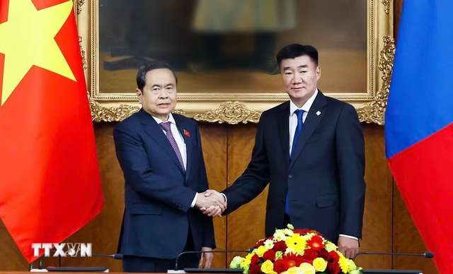 Chủ tịch Quốc hội Trần Thanh Mẫn hội đàm với Chủ tịch Quốc hội Mông Cổ Sandag Byambatsogt: Hướng tới nâng kim ngạch thương mại lên 200 triệu USD - Ảnh 1.
