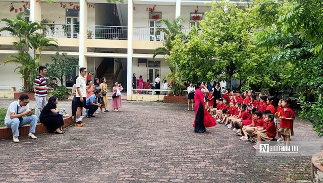 Hà Nội yêu cầu công khai bữa ăn bán trú, tăng giám sát từ phụ huynh - Ảnh 1.