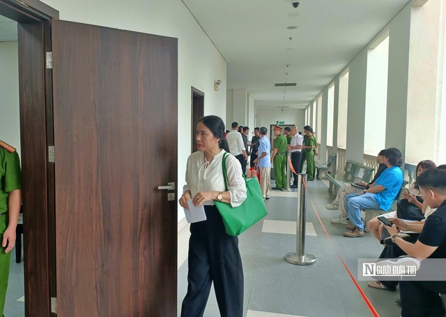 Bất ngờ tại phiên toà nữ Hiệu trưởng THCS Ba Đình "thu sai" tiền học thêm- Ảnh 1.