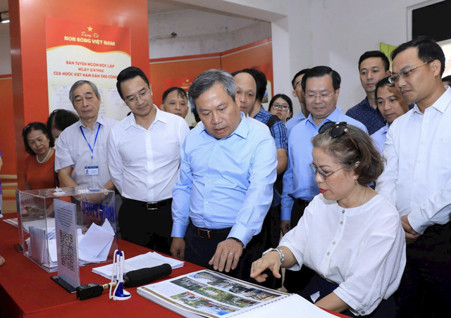 H&agrave; Nội sẽ tiếp thu tối đa &yacute; kiến người d&acirc;n về quy hoạch hồ Gươm, s&ocirc;ng Hồng- Ảnh 1.