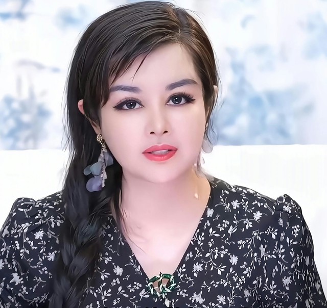 Chàng trai 25 tuổi lấy vợ 55 tuổi, nhận số tiền 190 tỷ đồng- Ảnh 3.
