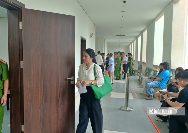 Huỷ án sơ thẩm vụ cựu hiệu trưởng THCS Ba Đình "thu sai" tiền dạy thêm - Ảnh 1.