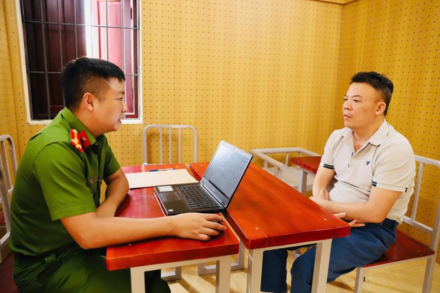 Khởi tố đối tượng giả danh lãnh đạo lừa đảo các tài xế, chiếm đoạt hàng trăm triệu đồng- Ảnh 1.
