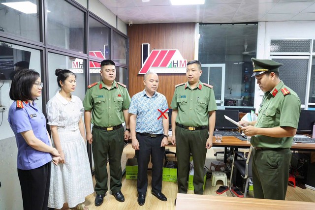 Làm giả hồ sơ mua nhà ở xã hội ở Phú Thọ, 4 đối tượng bị khởi tố - Ảnh 1.