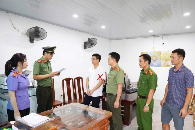 Làm giả hồ sơ mua nhà ở xã hội ở Phú Thọ, 4 đối tượng bị khởi tố - Ảnh 2.