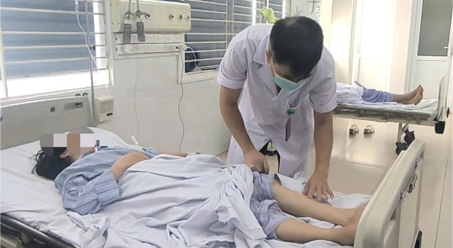 Những dấu hiệu kh&ocirc;ng n&ecirc;n bỏ qua khi sốt xuất huyết v&agrave;o m&ugrave;a - Ảnh 1.
