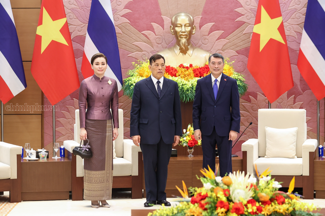 Thủ tướng Lê Minh Hưng hội kiến Nhà Vua Thái Lan, thúc đẩy kết nối hai nền kinh tế- Ảnh 1.