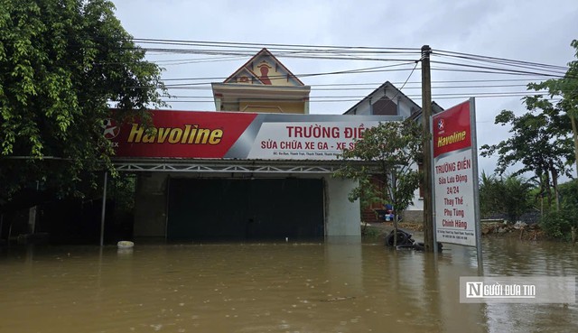 Nước s&ocirc;ng Bưởi d&acirc;ng cao, h&agrave;ng trăm hộ d&acirc;n Thanh H&oacute;a ch&igrave;m trong biển nước- Ảnh 7.