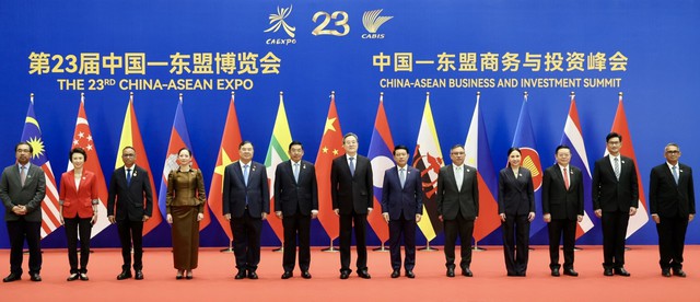 Phó Thủ tướng nêu 4 trọng tâm kết nối thị trường, hạ tầng và chuỗi cung ứng ASEAN - Trung Quốc- Ảnh 2.