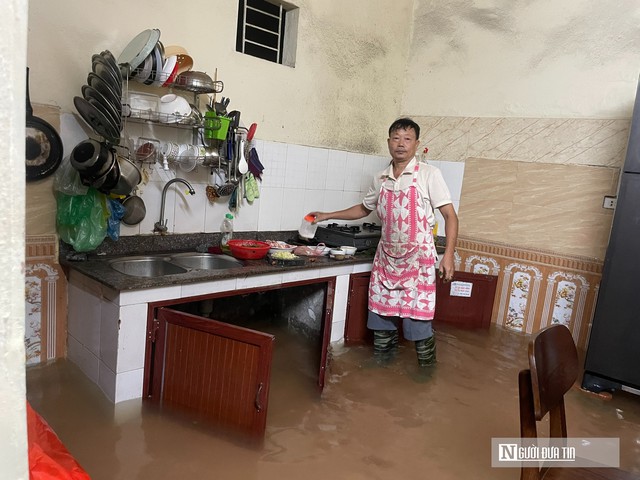 Nhiều khu đô thị Thanh Hóa ngập sâu, dân bì bõm lội nước- Ảnh 3.