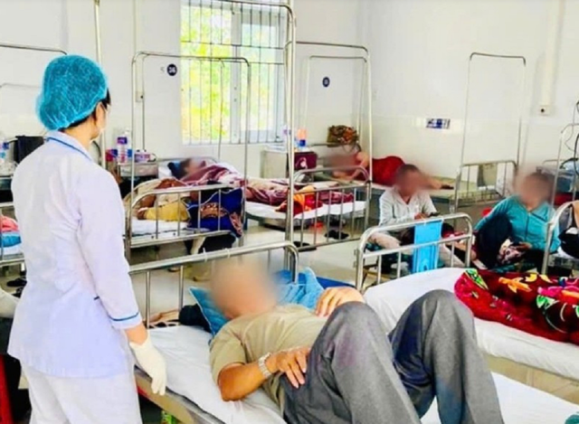 Vụ 254 người ngộ độc: Chủ tiệm bánh mì bị phạt 100 triệu đồng - Ảnh 1.