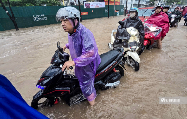 Dự báo thời tiết 18/9/2026: Đợt mưa to "trắng trời" còn kéo dài đến bao giờ? - Ảnh 1.