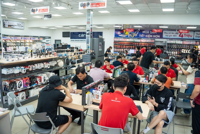 Những người đầu tiên nhận iPhone 18 Pro Max - Ảnh 3.