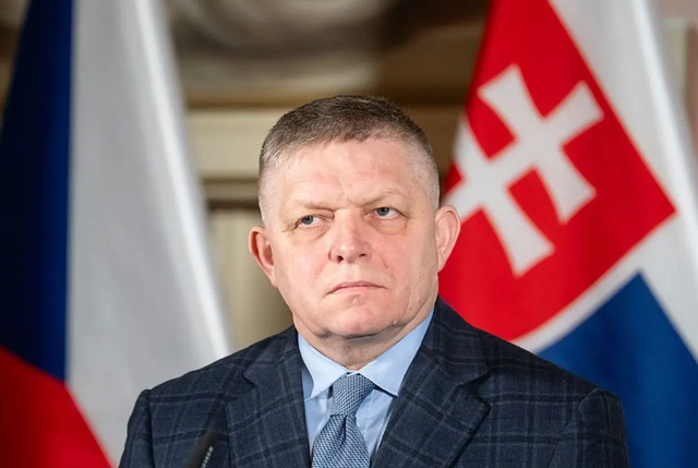 Thủ tướng Slovakia đặt c&acirc;u hỏi về Điều 5 NATO, kh&ocirc;ng tham dự cuộc họp đ&atilde; l&ecirc;n lịch ở Ukraine - Ảnh 1.
