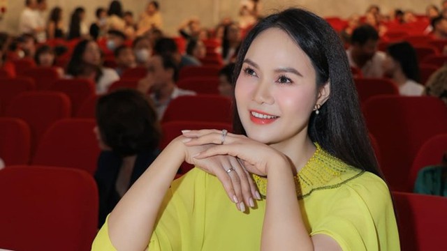 Nghệ sĩ nh&acirc;n d&acirc;n l&agrave; "nữ ho&agrave;ng nhạc phim", từng đ&oacute;ng ch&iacute;nh phim truyền h&igrave;nh, tuổi 51 vẫn đẹp bất chấp thời gian - Ảnh 1.