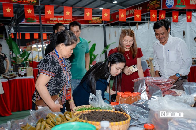 Hơn 3.300 tỷ đồng trong 5 ngày lễ, du khách chi tiền vào đâu ở Đà Nẵng?- Ảnh 8.