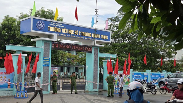 Cháy trường tiểu học ở Quảng Ngãi, thầy hiệu phó tử vong- Ảnh 1.