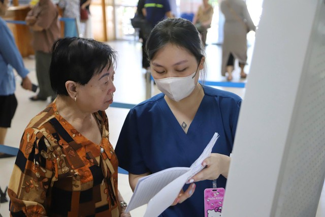 Đi khám bằng VNeID, có được hưởng quyền lợi BHYT 5 năm liên tục?- Ảnh 1.