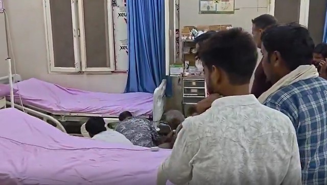 Bị rắn cắn, người đàn ông có màn "xử lý" khiến cả bệnh viện náo loạn- Ảnh 1.