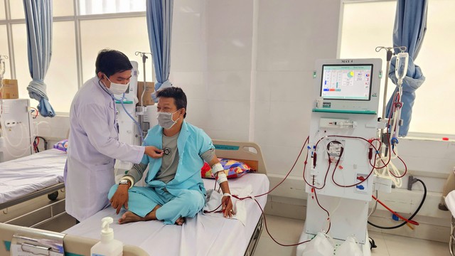 Tp.HCM đề xuất hỗ trợ 100% chi phí trả BHYT cho người chạy thận yếu thế- Ảnh 2.