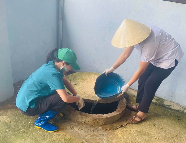 Người dân vùng lũ trở về dọn nhà, học sinh trở lại trường sau mưa lũ- Ảnh 10.