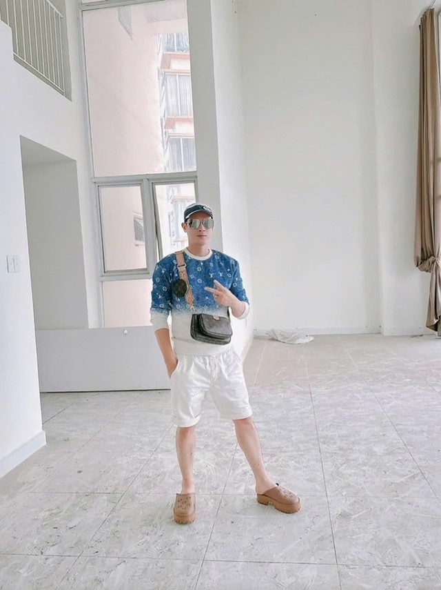 Nam ca sĩ là viện phó, sở hữu khối bất động sản triệu USD, 51 tuổi vẫn lẻ bóng - Ảnh 2.