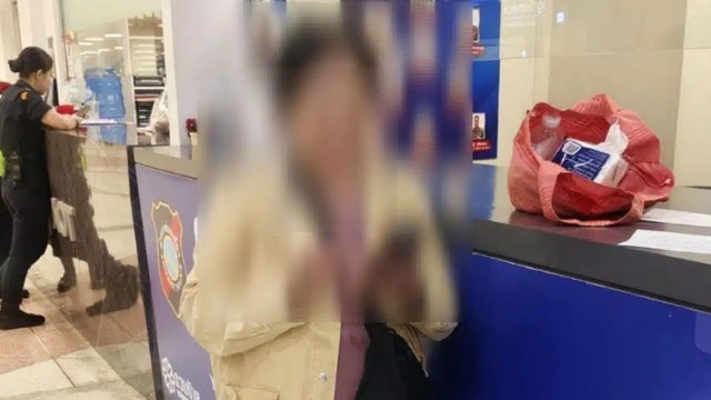Cụ bà 66 tuổi đến sân bay gặp bạn trai "phi công" yêu qua mạng và cái kết - Ảnh 1.