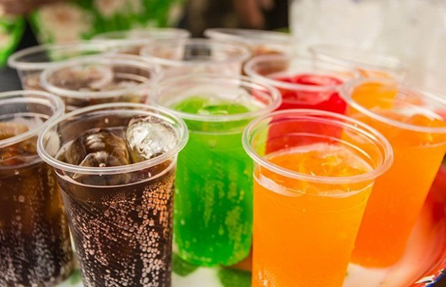 Người phụ nữ 34 tuổi tử vong vì ngày nào cũng uống 2 loại nước "vạn người mê" - Ảnh 1.