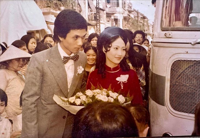 Nữ nghệ sĩ nhân dân với vẻ đẹp được ví "ngọc không tì vết" , từng làm tắc nghẽn phố cổ trong ngày cưới - Ảnh 4.