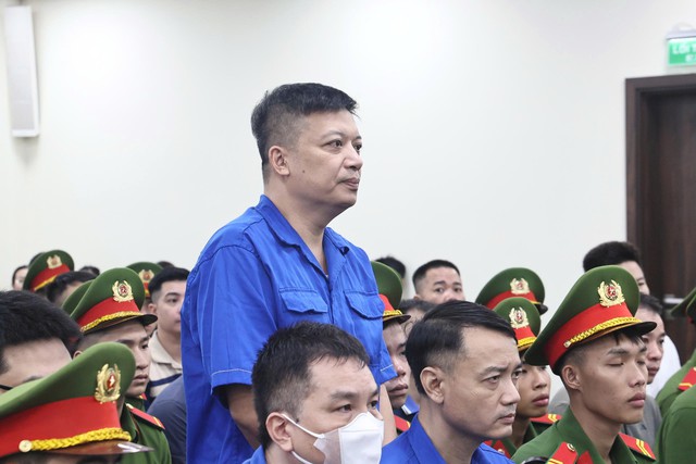 Hai “ông trùm” sữa giả hầu tòa: Tiết lộ về số tiền hàng tỷ đồng lo lót- Ảnh 2.