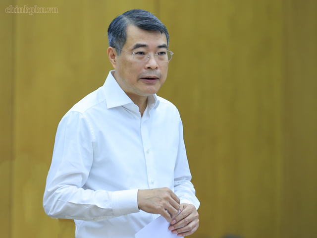 Thủ tướng: Lương, chế độ chính sách với cán bộ không thể cào bằng - Ảnh 2.