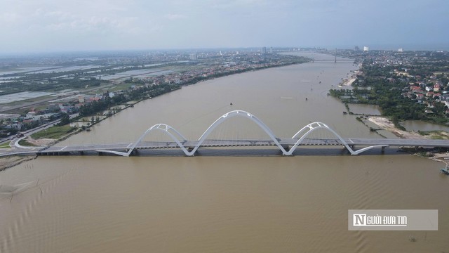 Cầu Nhật Lệ 3 đạt 96% khối lượng, phấn đấu thông xe trong tháng 12- Ảnh 1.
