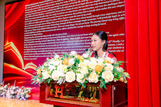 HIU khai giảng năm học 2026-2027, kết nối nhiều thế hệ sinh viên - Ảnh 4.