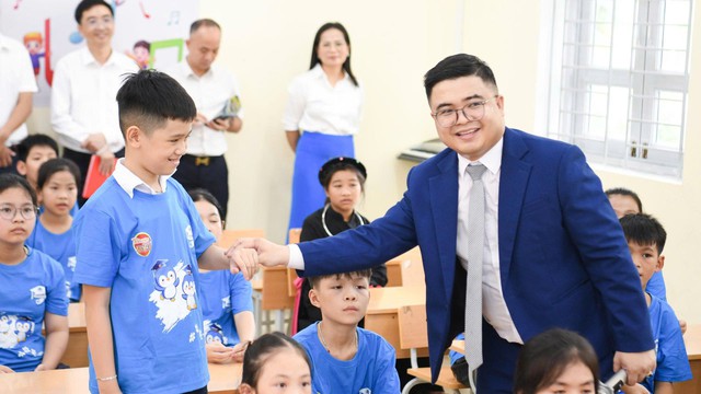 Đưa tiếng Anh đến gần hơn với học sinh vùng cao, biên giới, hải đảo- Ảnh 1.