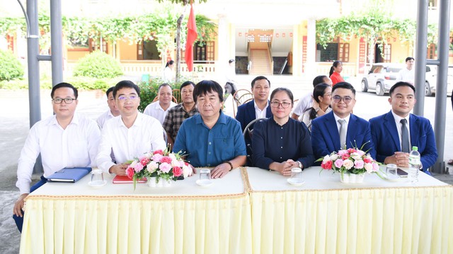 Đưa tiếng Anh đến gần hơn với học sinh vùng cao, biên giới, hải đảo- Ảnh 4.