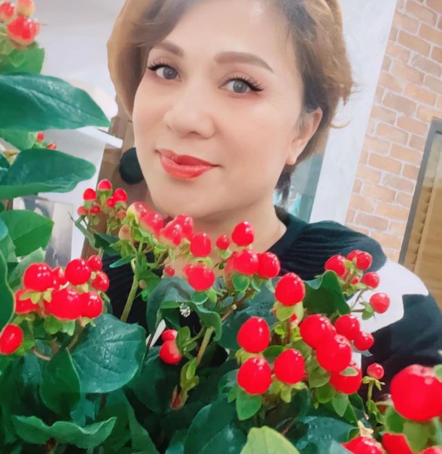 Nghệ sĩ nhân dân là mỹ nhân màn ảnh một thời, tuổi xế chiều bình yên bên con cháu - Ảnh 4.