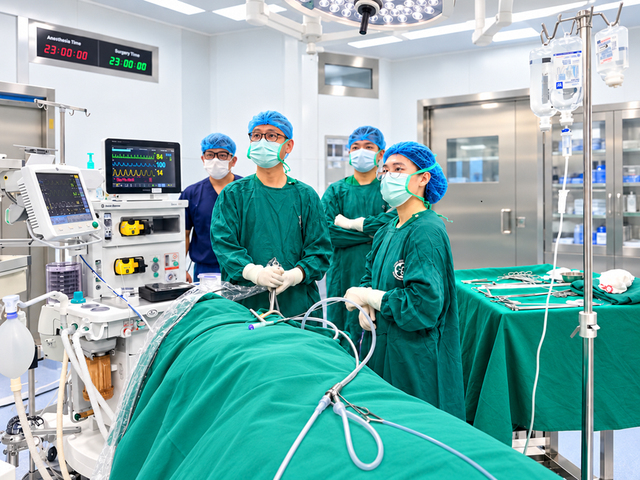 Người phụ nữ 58 tuổi nhập viện sau 16 ngày bị hóc xương cá- Ảnh 1.