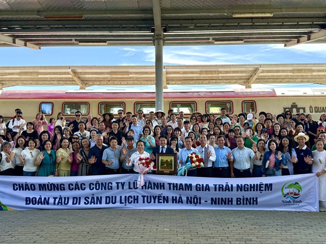 Thử nghiệm tàu cao cấp Hà Nội - Ninh Bình, kết nối các miền di sản - Ảnh 1.
