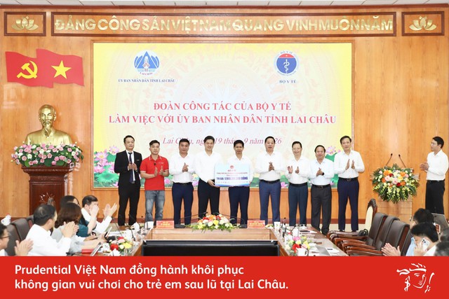 Prudential Việt Nam đồng hành khôi phục không gian vui chơi cho trẻ em sau lũ tại Lai Châu - Ảnh 1.