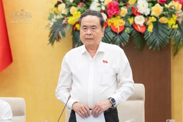 Chủ tịch Quốc hội: Không tạo thêm thủ tục, chi phí, không đẩy khó khăn về phía người dân - Ảnh 1.